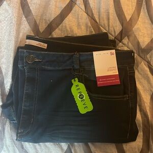 NWT SO Low Rise Jegging, Size 22
